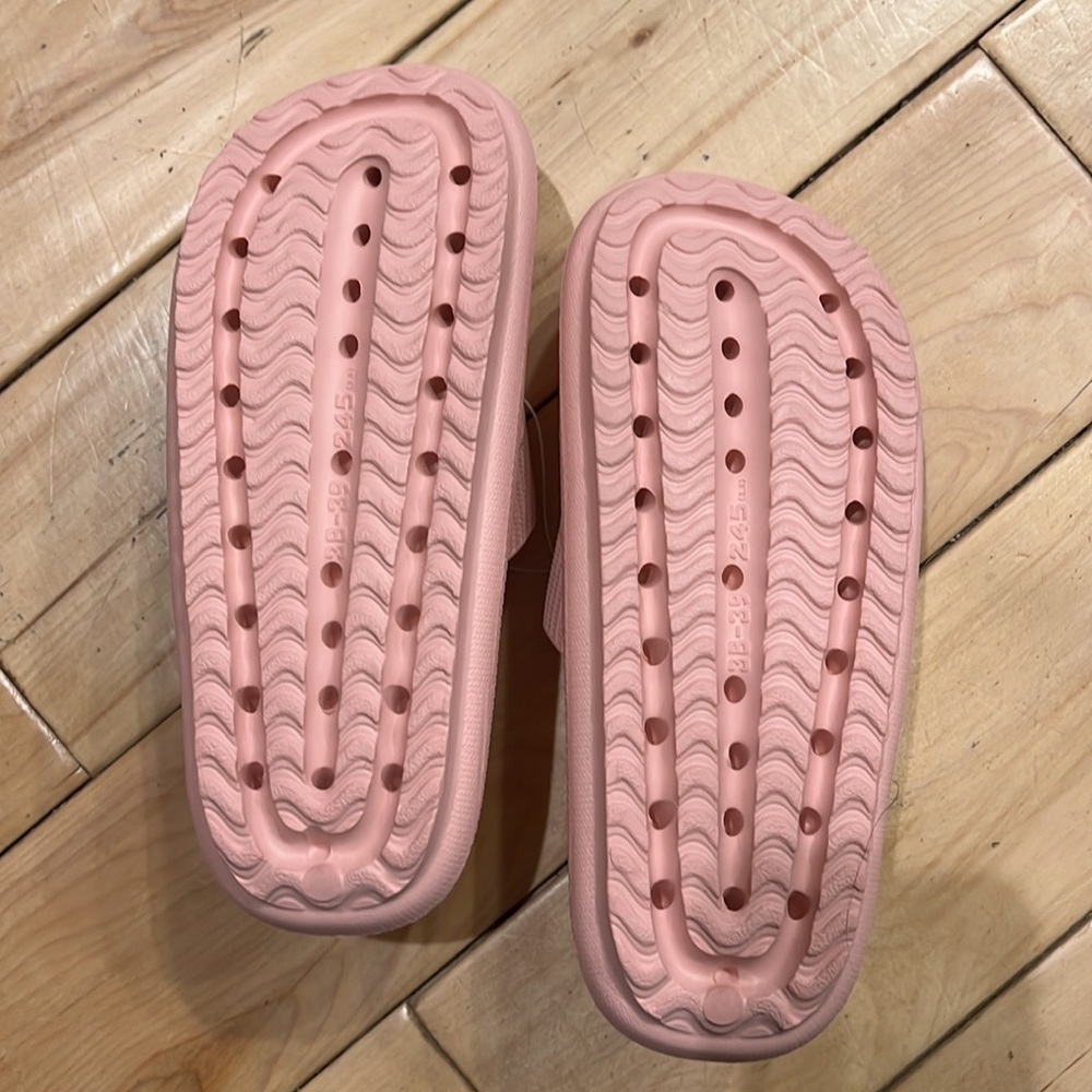 Sandals - Picture 4 of 4
